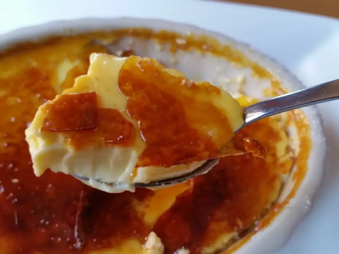 Crème brûlée med perfekt kräm och knäckigt täcke