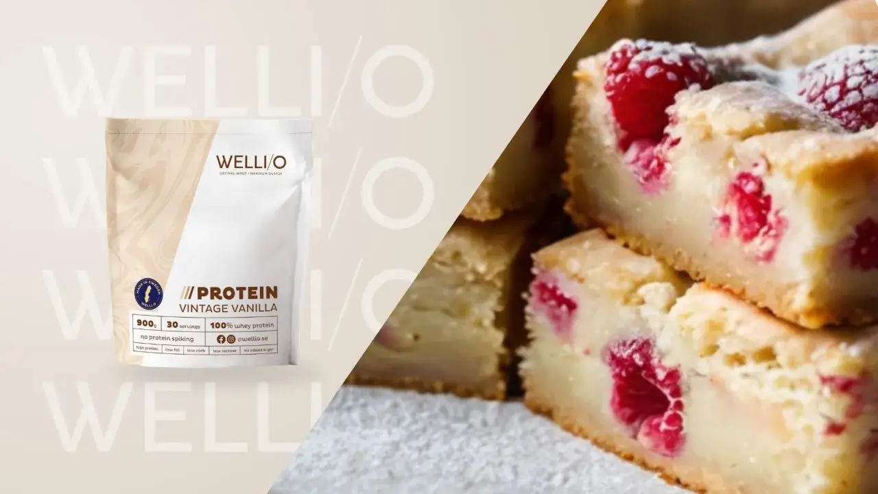 Saftiga hallonblondies, perfekta för ett hälsosamt blondie recept med proteinpulver från Wellio.