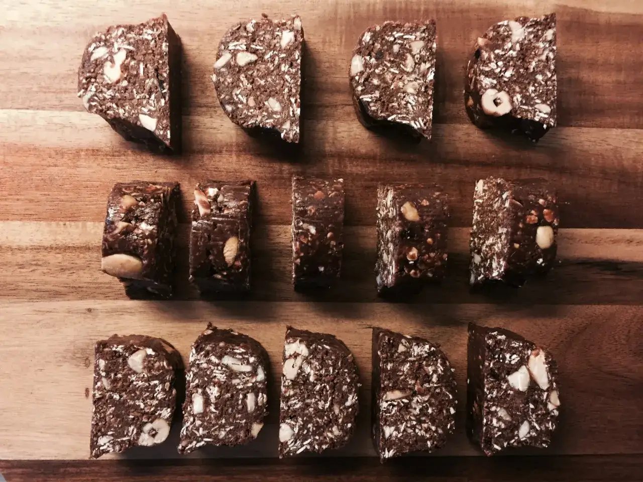 Chokladbars med nötter och kokos, ett enkelt bars recept.